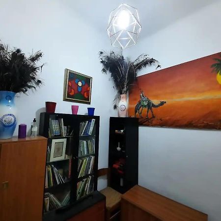 A Room In A Beautiful Apartment In The City Center Milaan Buitenkant foto