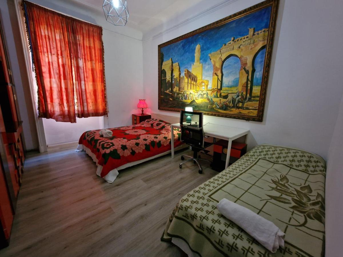 A Room In A Beautiful Apartment In The City Center Milaan Buitenkant foto